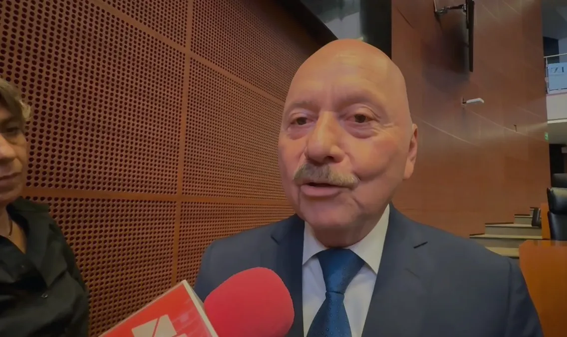 El presidente de la Comisión de Salud del Senado, José Manuel Cruz Castellanos, reconoció que el Impuesto Especial sobre Producción y Servicios (IEPS) que se aplicará a los refrescos y bebidas azucaradas podría sufrir ajustes