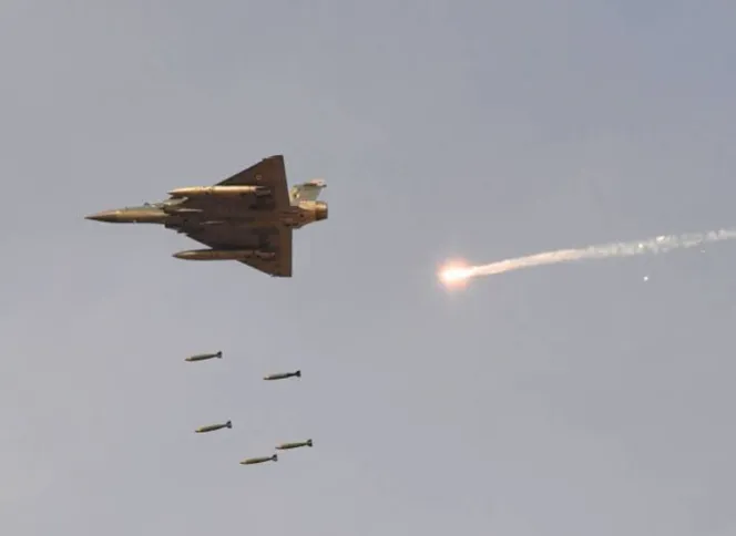 Policía confirma 21 muertos en ataque aéreo de Pakistán