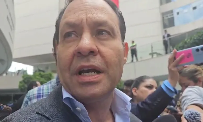 Oposición acusa a Sheinbaum de distraer con alianzas ante escándalos de corrupción