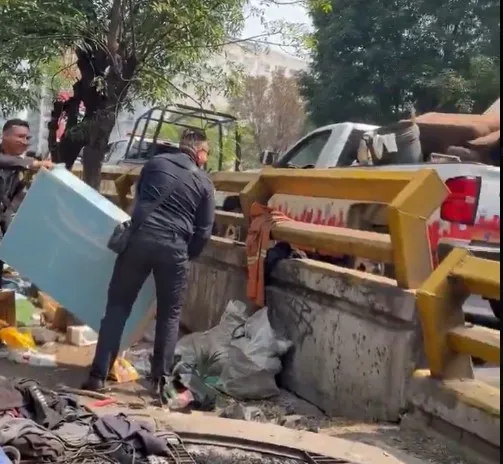 Alcaldía Cuauhtémoc retira campamento tras agresiones a automovilistas en Circuito Interior