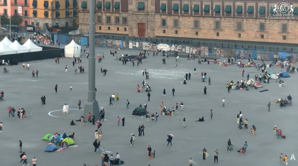 CNTE levanta plantón en el Zócalo tras 72 horas de paro