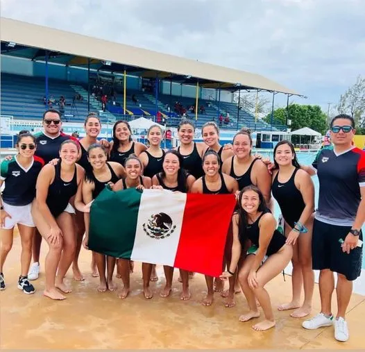 Selección femenil de polo acuático