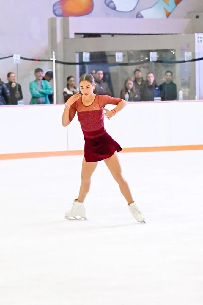 Seleccionada nacional de patinaje artístico sobre hielo, Andrea Astrain Maynez (1)