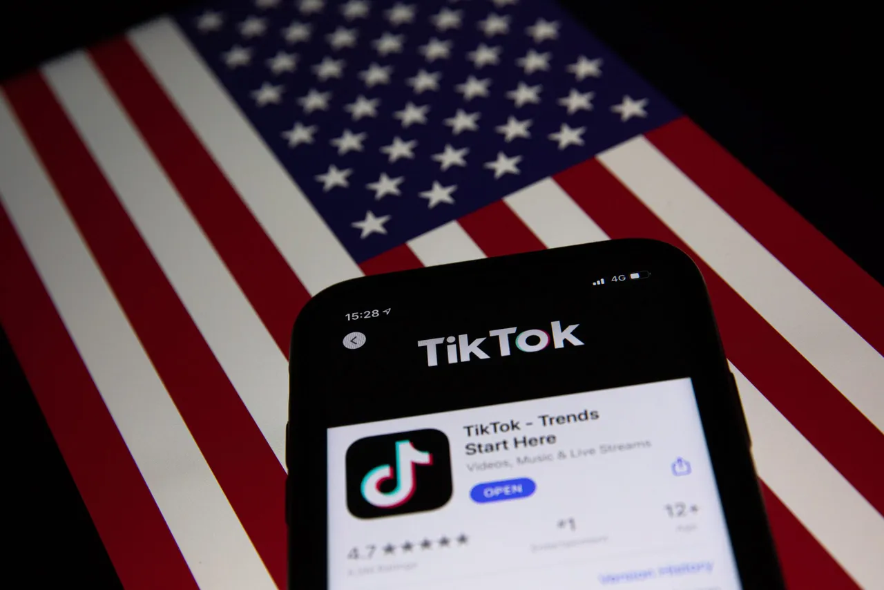 TIK TOK