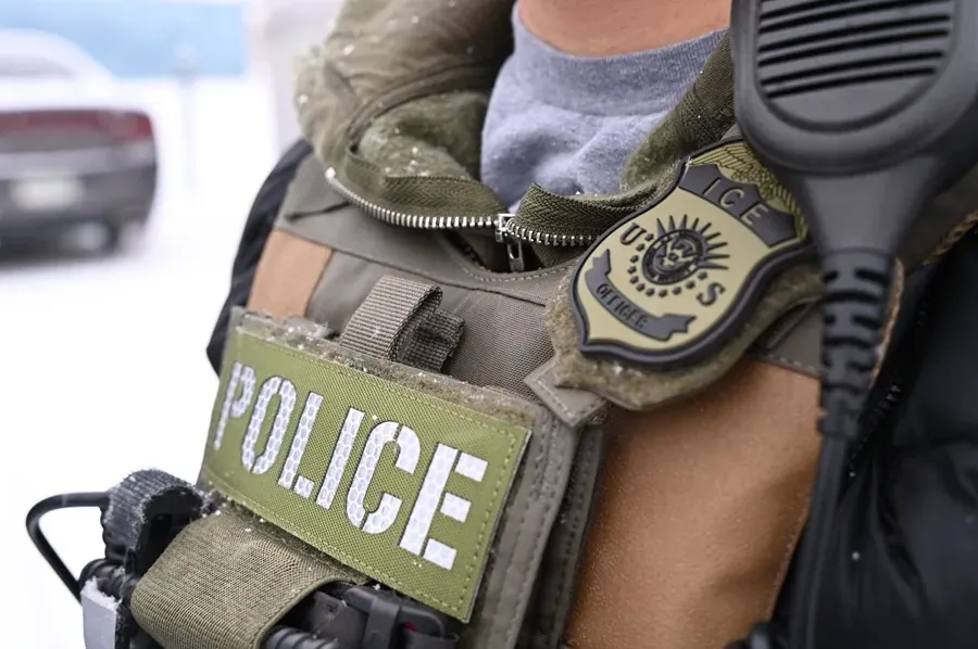 POLICIA EU REDADAS