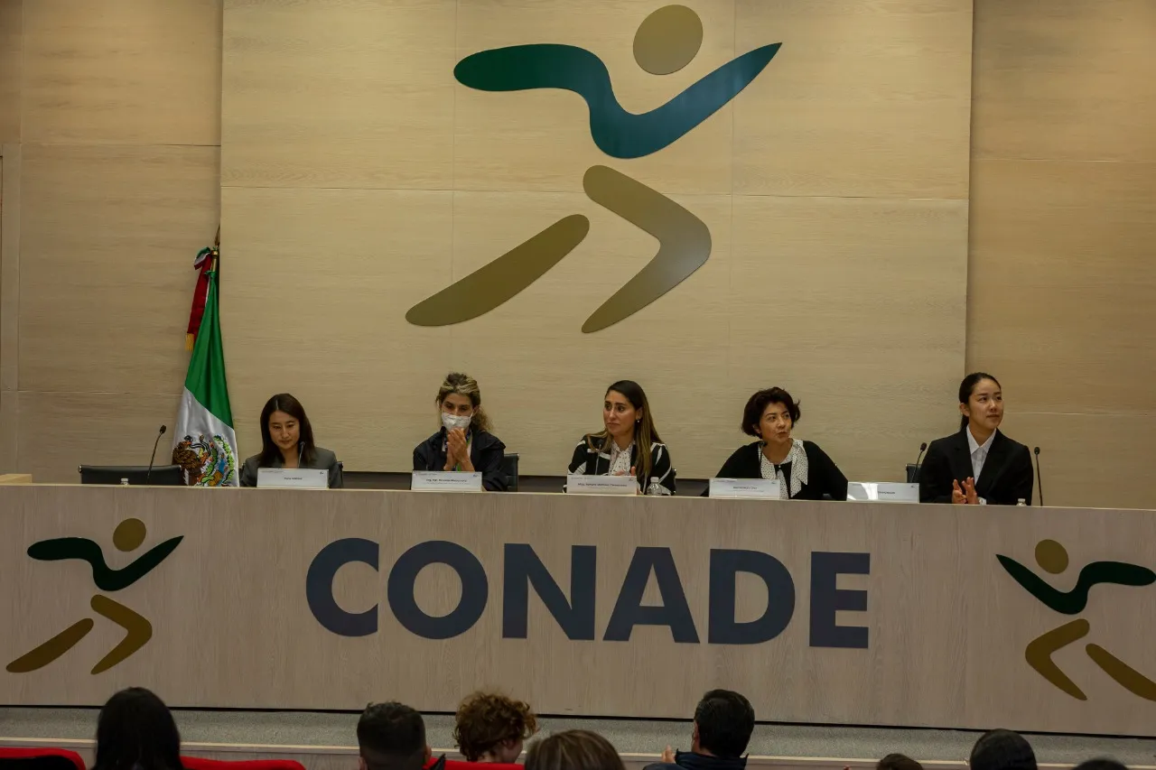 Voluntarias de la Agencia de Cooperación Internacional de Japón se presentan en la CONADE (3)