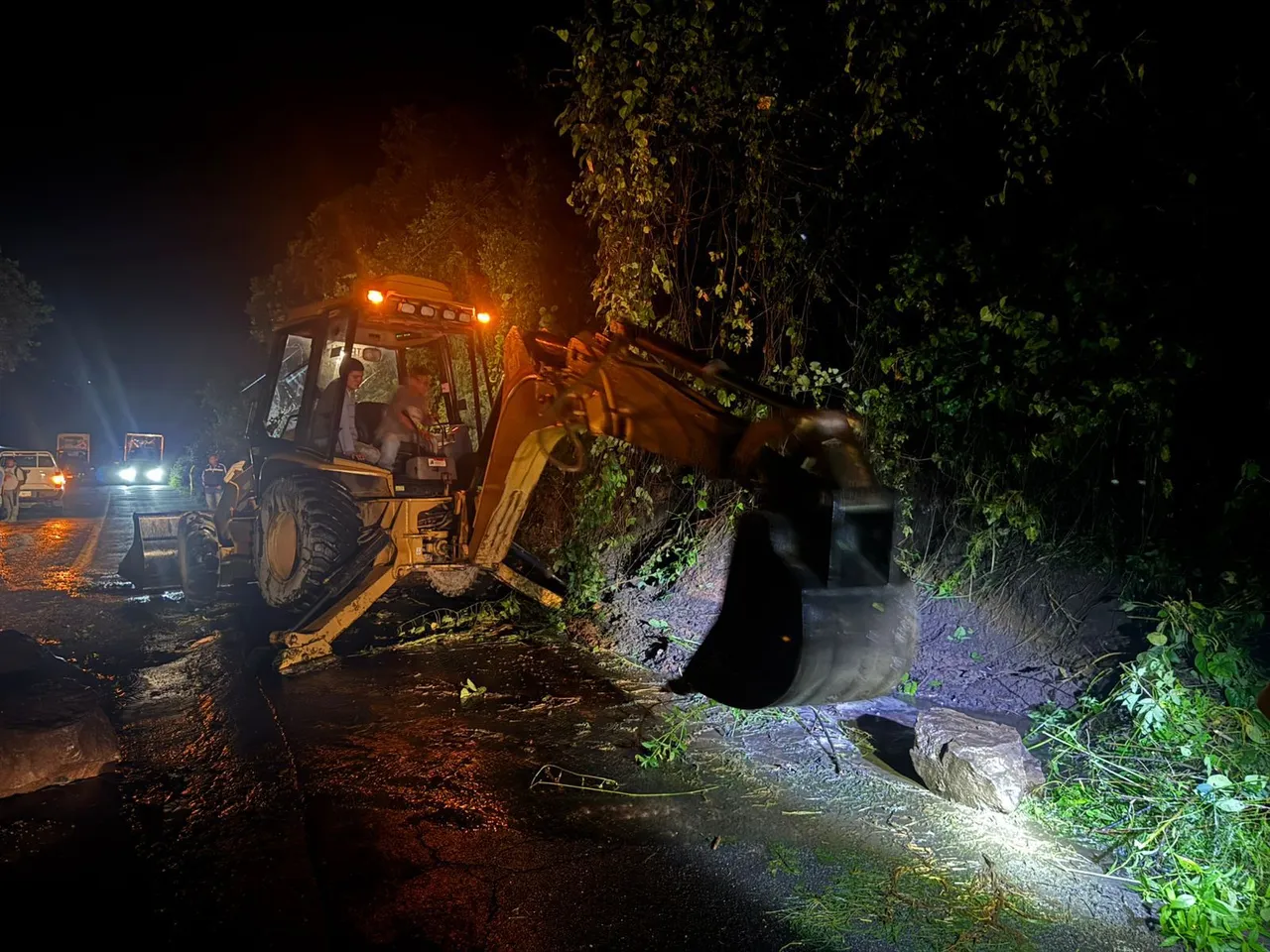 Deslave en carretera de Cuautepec, Hidalgo tras lluvias intensas