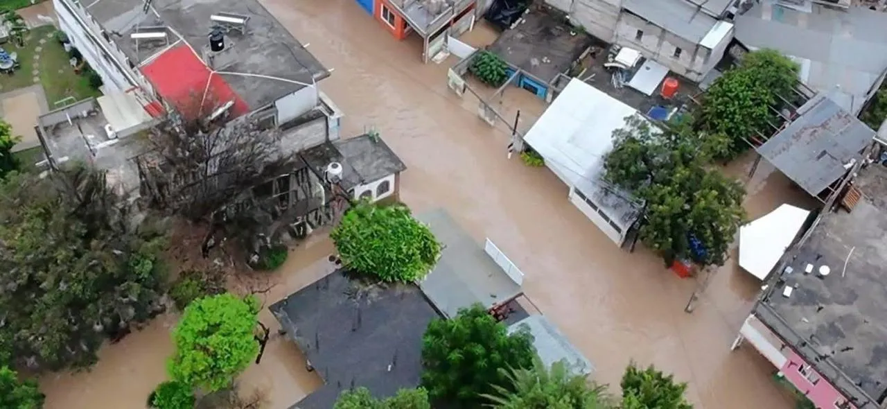 Tragedia en Hidalgo: Lluvias Dejan 16 Muertos y Decenas de Comunidades Incomunicadas