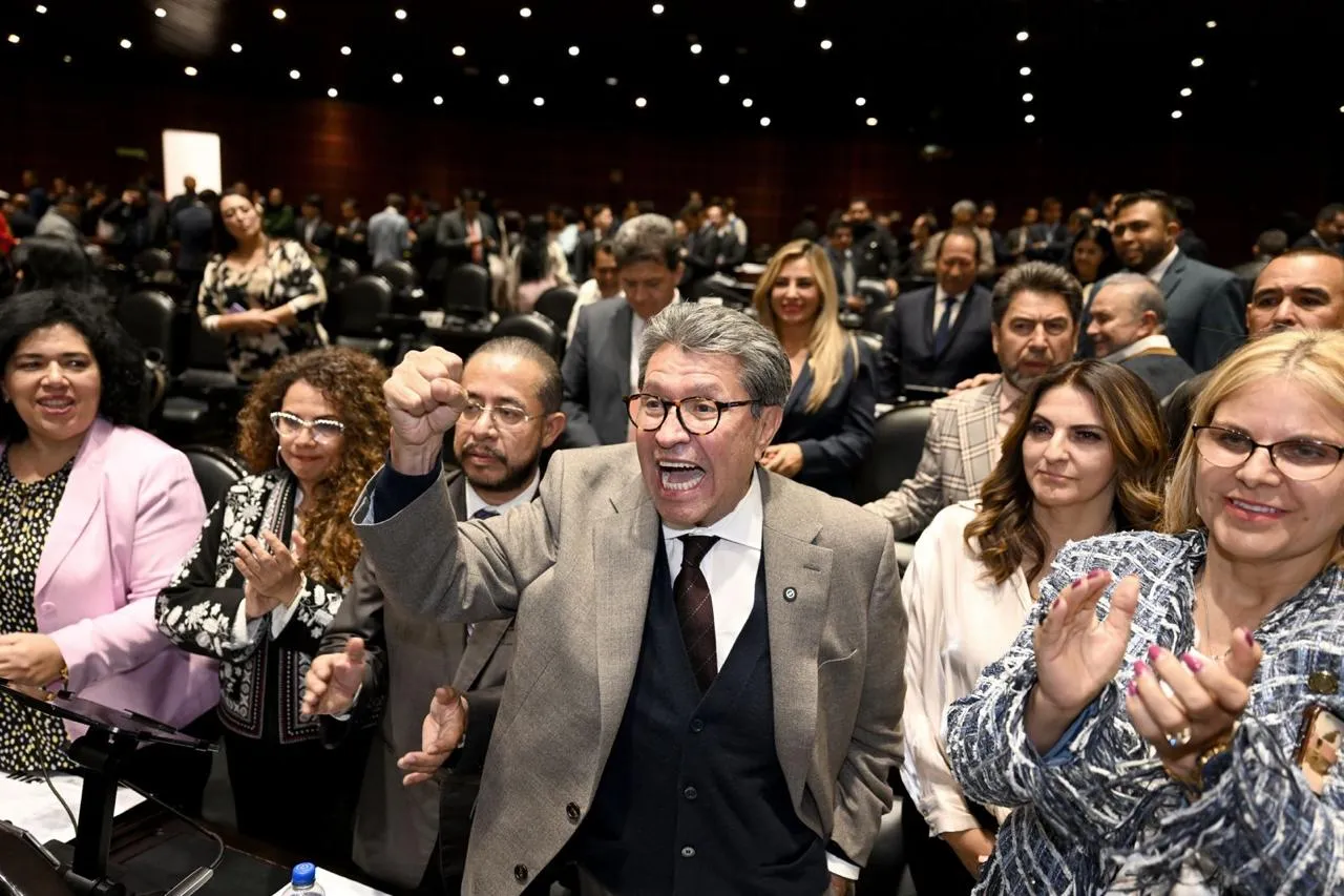 Diputados durante la sesión de aprobación de la Ley General de Extorsión en San Lázaro.