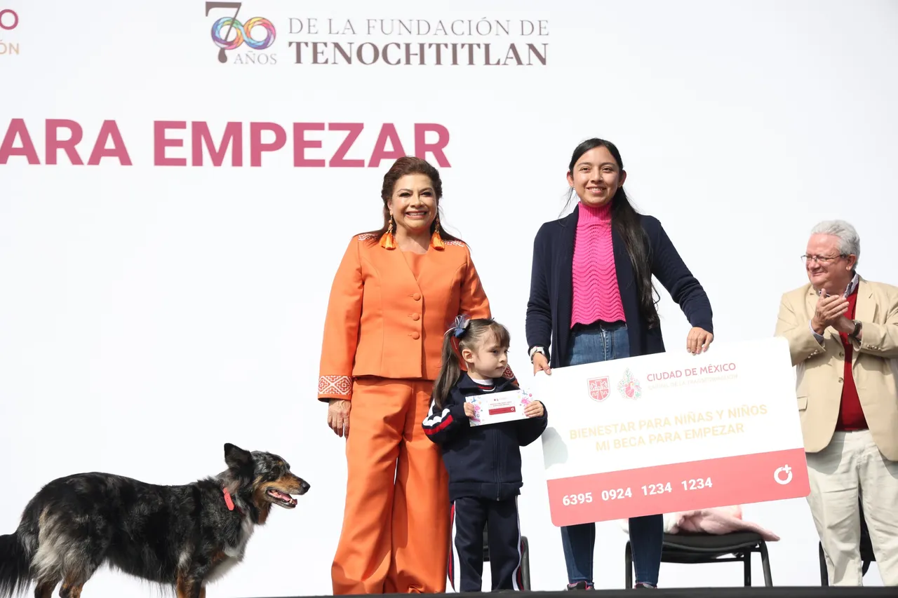 Clara Brugada encabeza la entrega de 40 mil apoyos de “Mi Beca para Empezar”