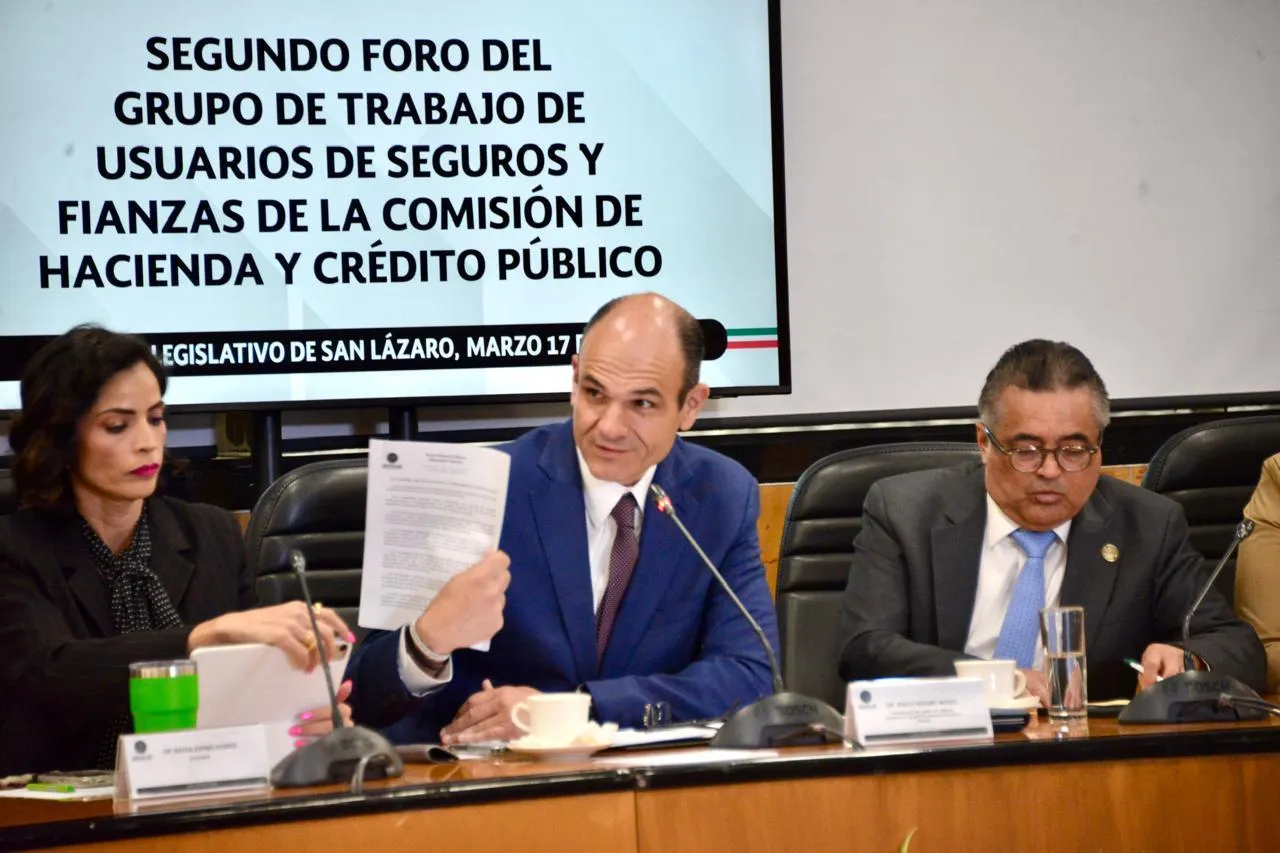 Adiós a tarifas ocultas: Alistan ley para frenar abusos en hospitales privados y seguros
