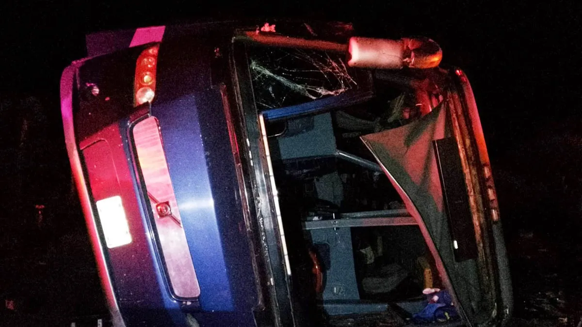 45 peregrinos lesionados, tras volcadura de camión en San Luis de la Paz