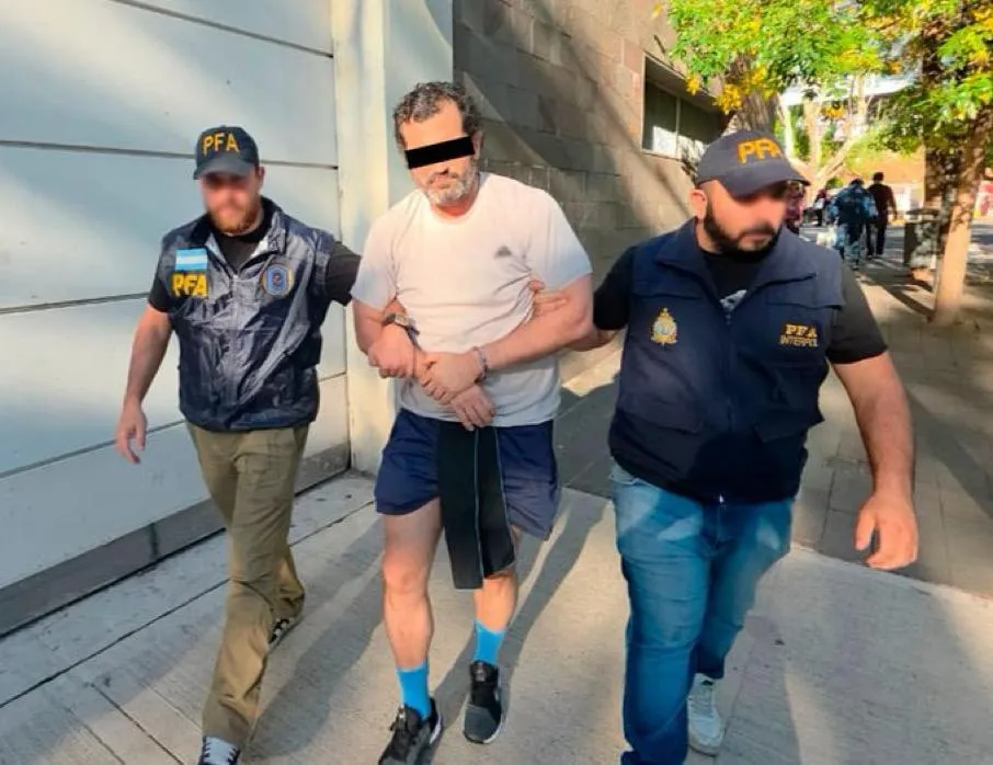 Cae en Argentina Fernando "N", líder del 'huachicol fiscal' buscado por la Interpol.