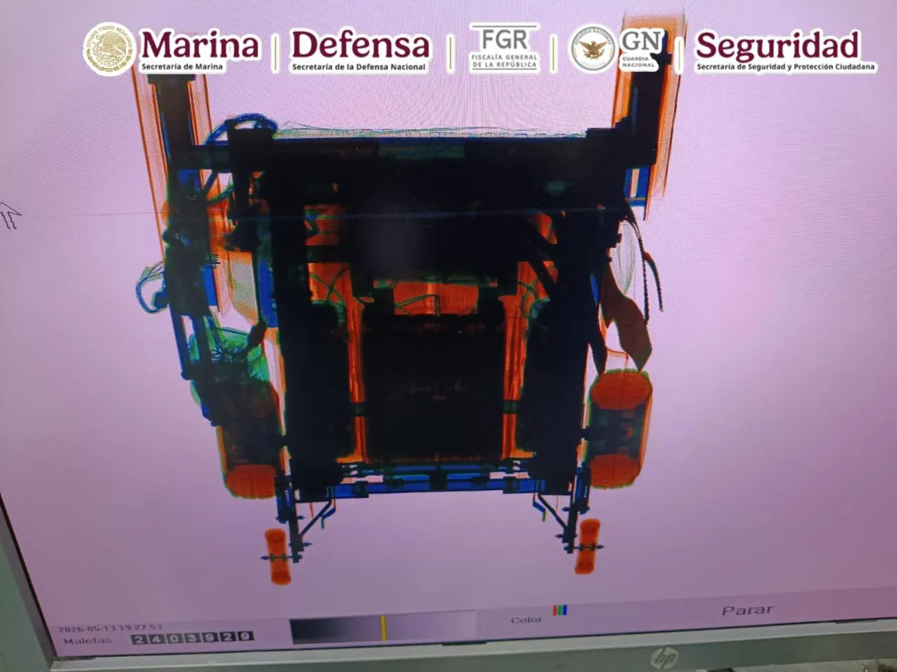 En la Aduana del AICM aseguran más de 8 kilos de cocaína ocultos en una silla de ruedas