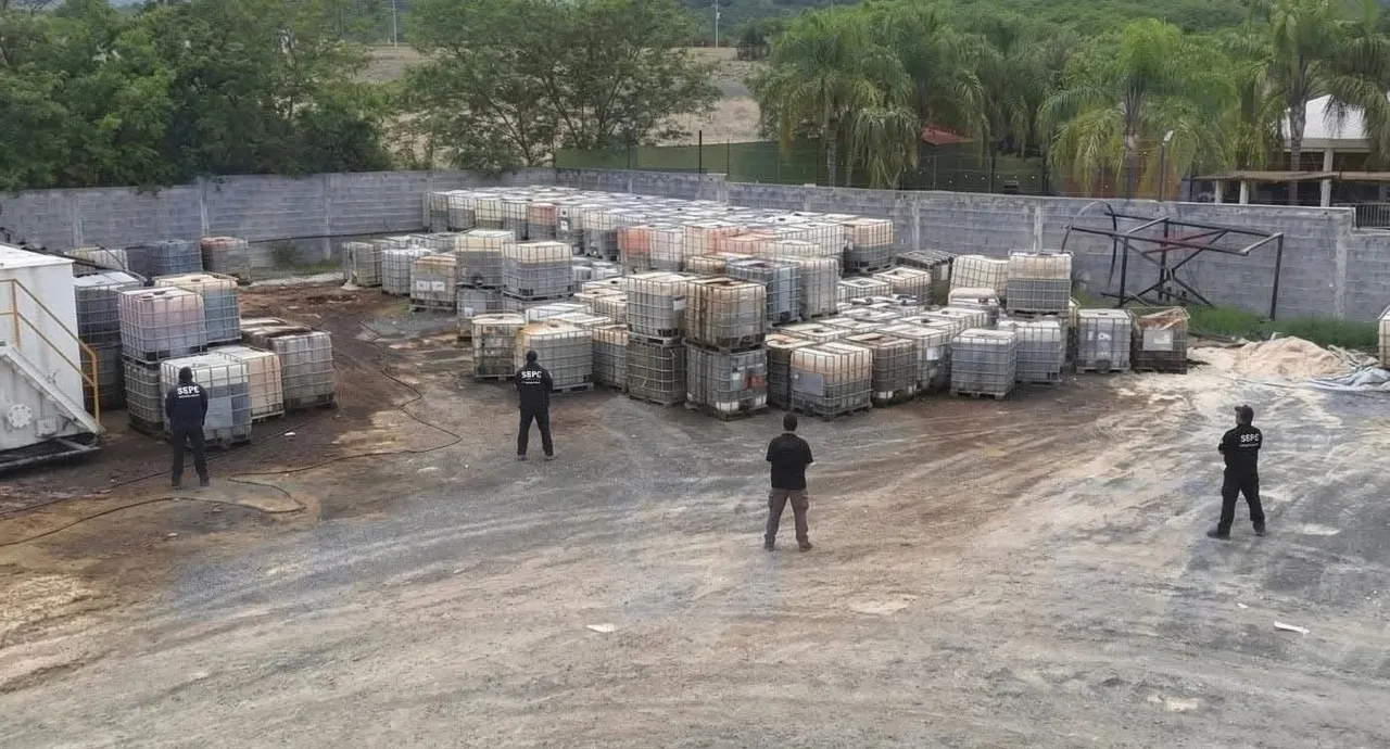 Decomisan más de un millón de litros de huachicol en Allende, Nuevo León