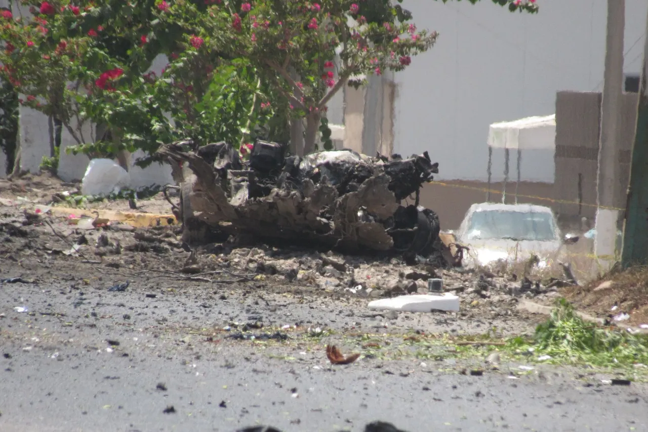 Explota vehículo en Escuinapa tras jornada violenta