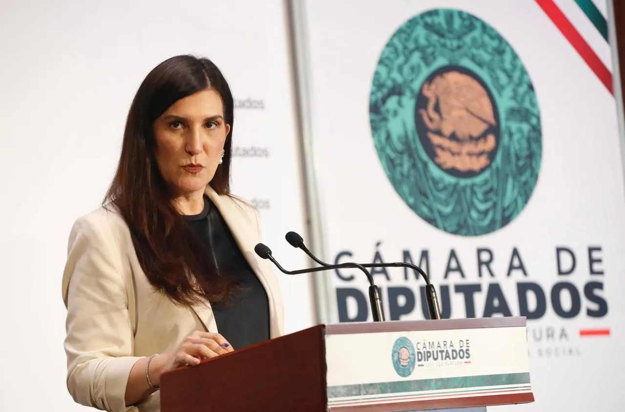 Kenia López llama a participar en consulta sobre derechos de las audiencias