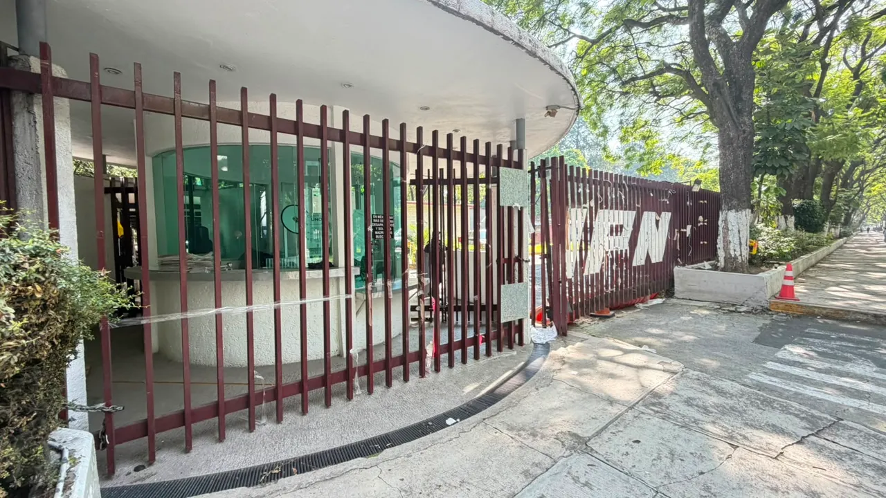 Estudiantes del IPN denuncian ingreso violento a instalaciones de Canal Once
