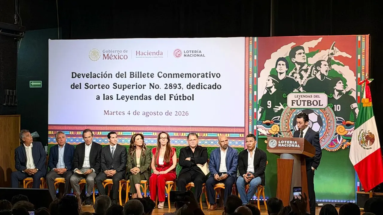 Lotería Nacional presenta billete conmemorativo dedicado a las leyendas del futbol mexicano