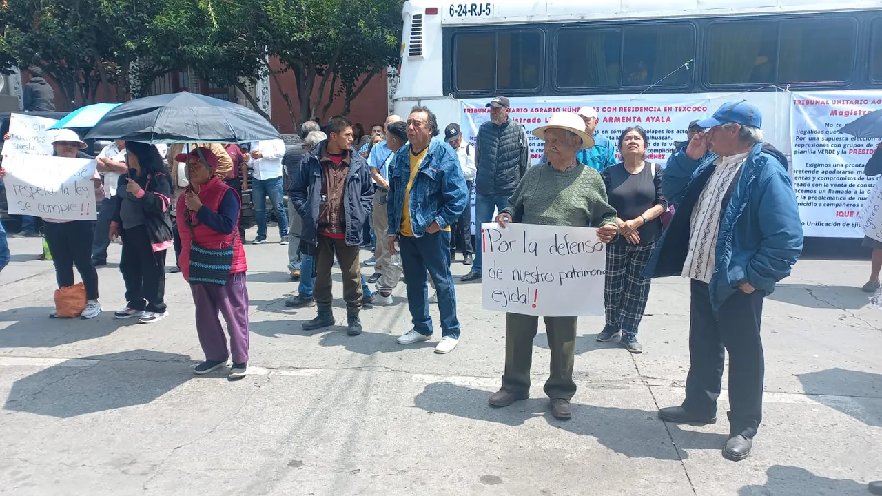 Ejidatarios de Chimalhuacán protestan en Texcoco por presunta venta ilegal de terrenos