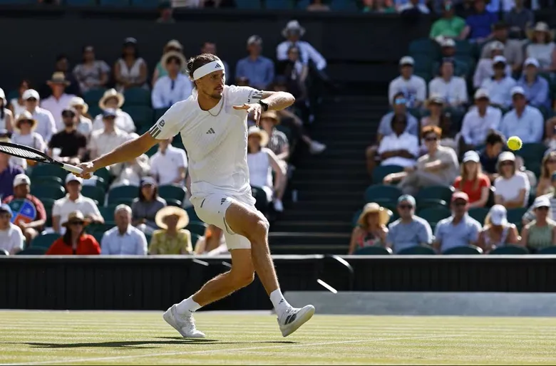 Zverev alcanza su primera final de Wimbledon tras conquistar Roland Garros