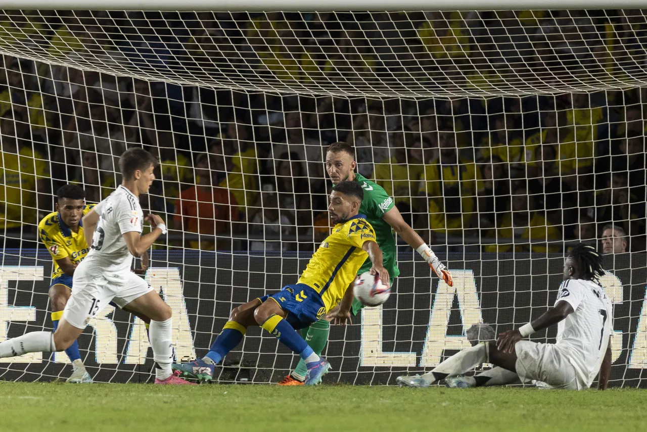 Las Palmas  &#8211;  Real Madrid