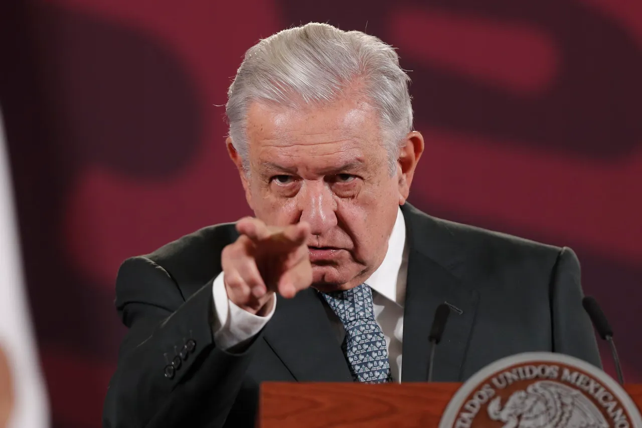 López Obrador busca que jubilados reciban su sueldo en activo con su reforma de pensiones