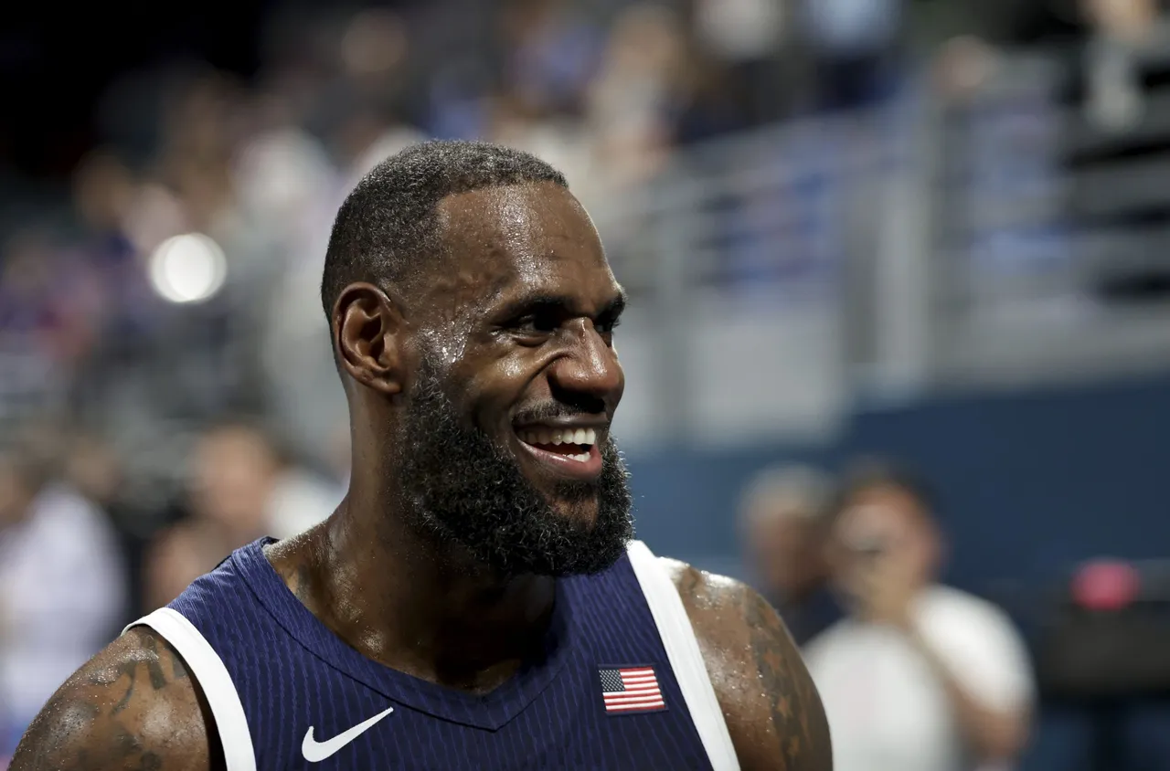 LeBron James, listo para comenzar su temporada número 23 en la NBA a sus 40 años, consideró