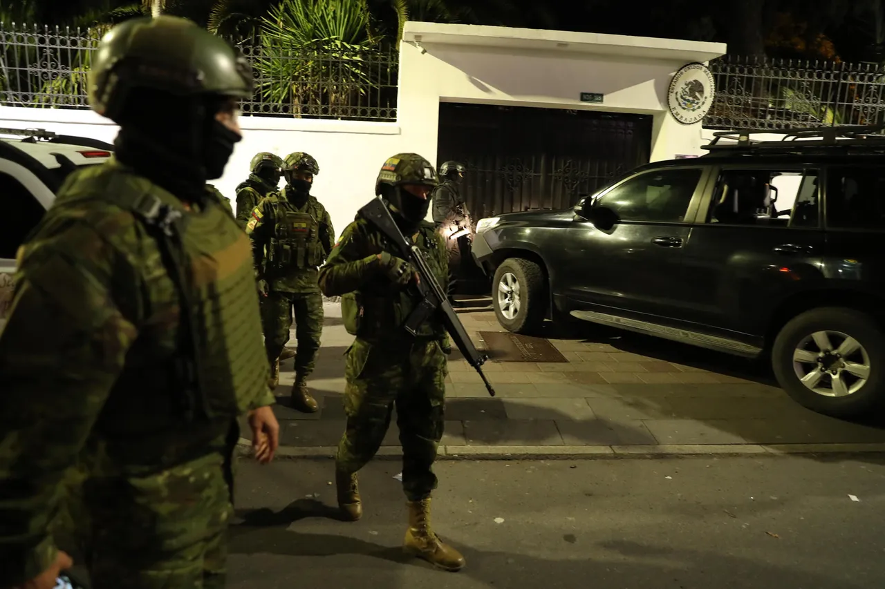 Autoridades ecuatorianas irrumpen en la Embajada de México para detener a exvicepresidente Jorge Glas