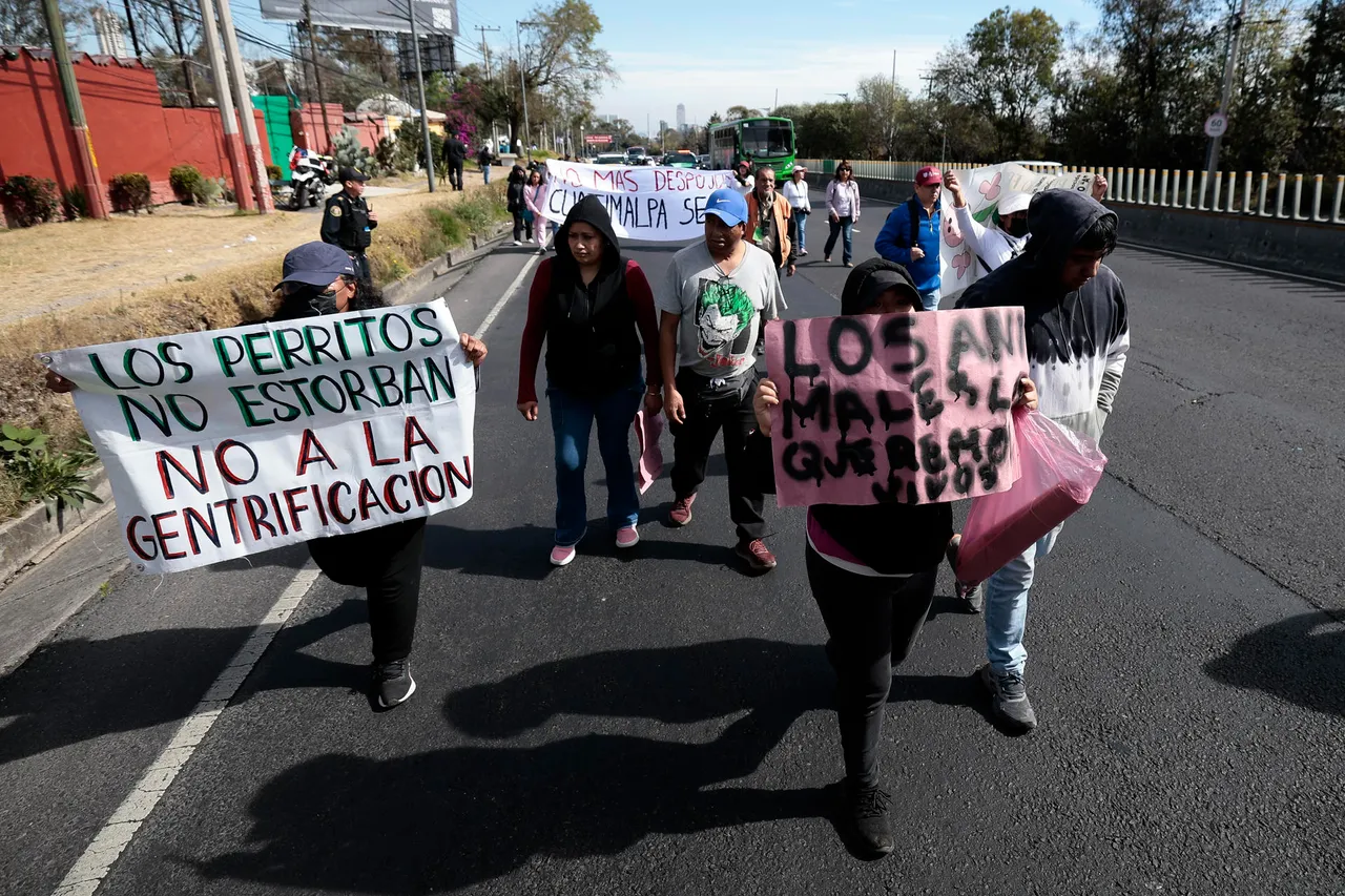 Protestan por el desalojo del Refugio Franciscano en la CDMX