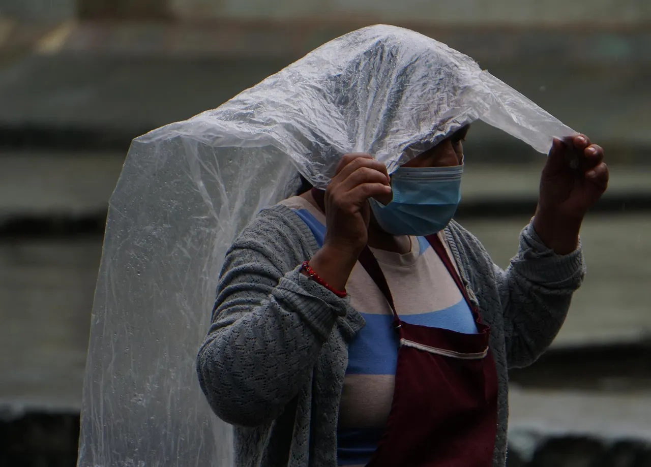 Tormenta Boris pierde fuerza en Guerrero; alertan por lluvias intensas y fuertes vientos