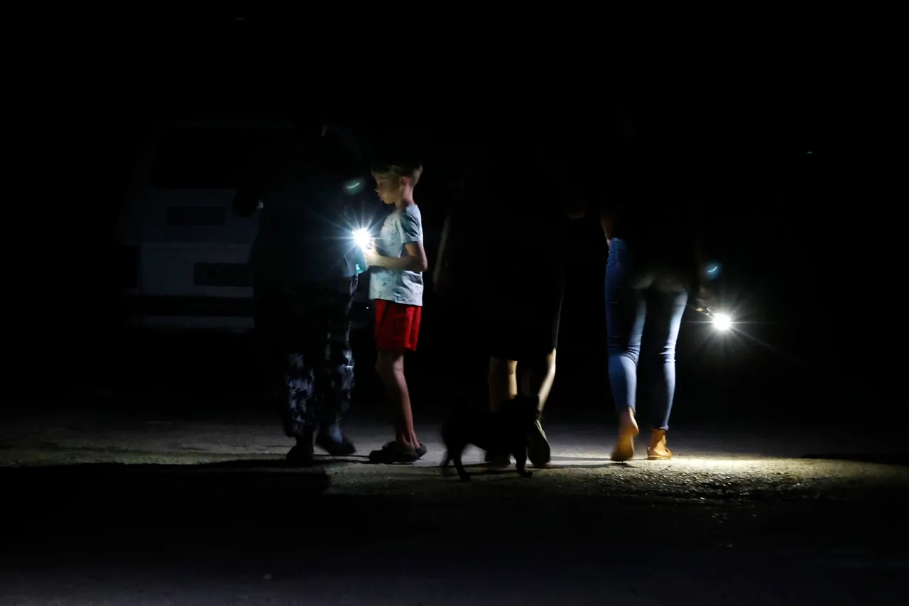 La mayoría de la población cubana sigue en apagón 24 horas después del colapso energético