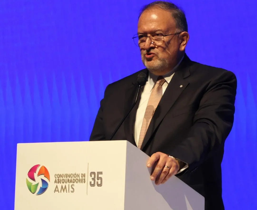 La AMIS y la Secretaría de Hacienda preparan un convenio para fortalecer la resiliencia y transferencia de riesgos