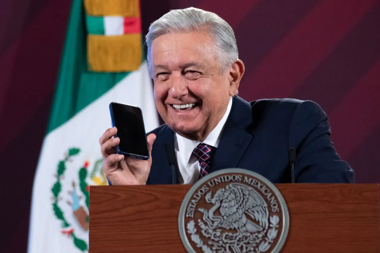 amlo cel