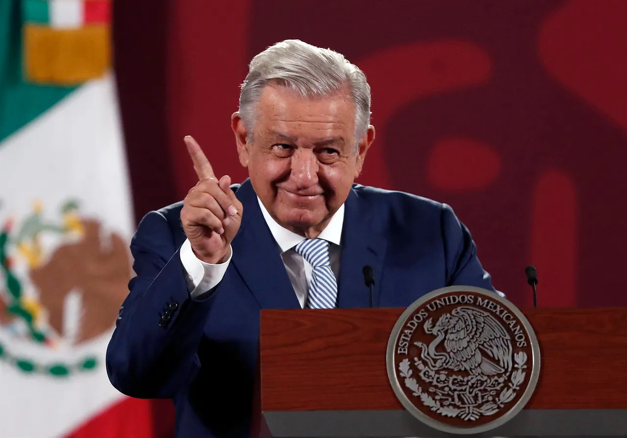 amlo dedo efe