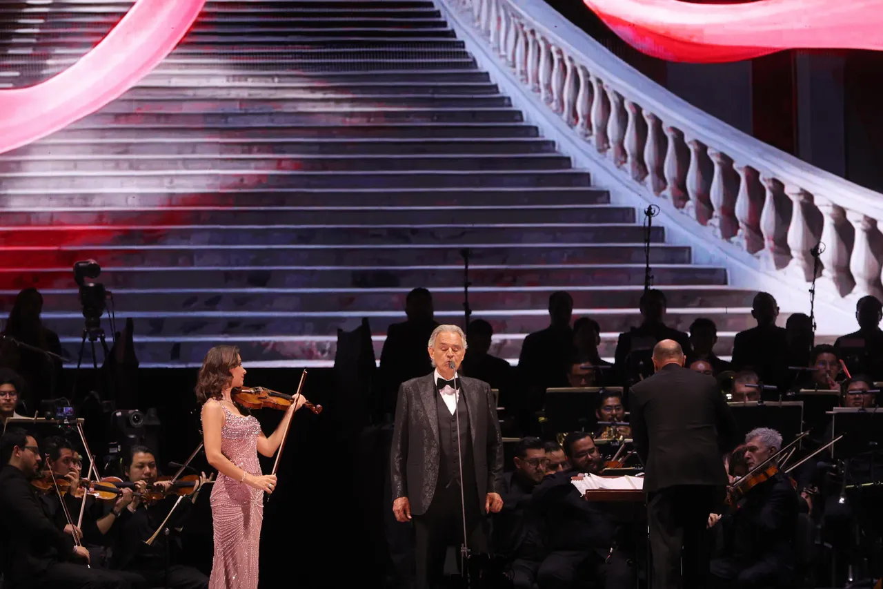 El tenor italiano se presentó junto a una orquesta sinfónica en una noche memorable