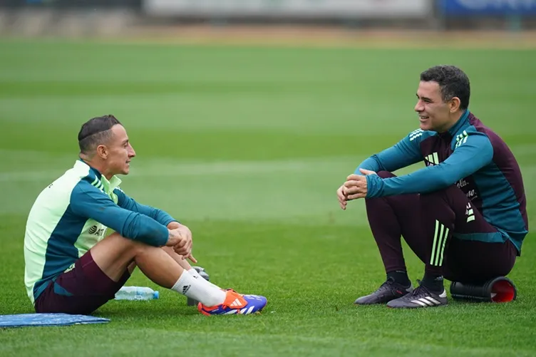 Andrés Guardado inicia nueva etapa con México como auxiliar de Rafael Márquez
