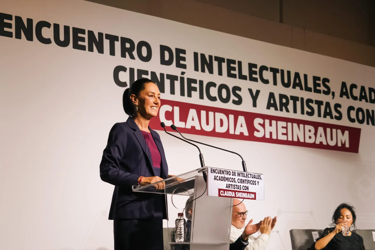 apoyo de intelectuales