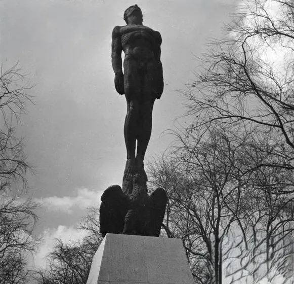 ariel-estatua.jpg
