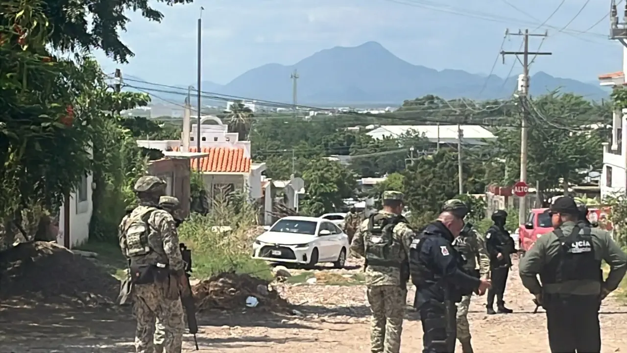 Atacan a balazos a Alma Rosa Rojo, líder de colectivo de búsqueda en Sinaloa