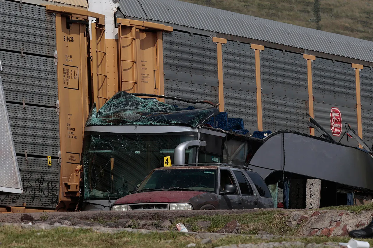 Detenido el conductor del autobús arrollado por un tren que dejó diez muertos en México