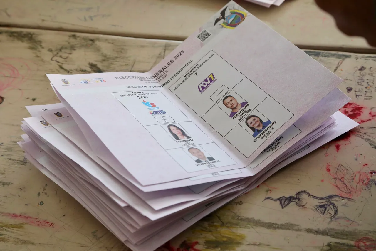 Cierran los centros de votación de las presidenciales en Ecuador y comienza el escrutinio