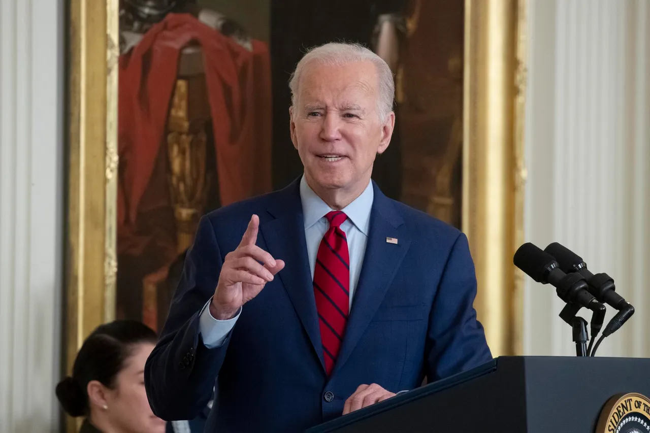 Biden awards the medal of honor to retired US Army Col. Paris Davis
