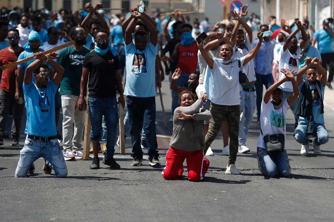 Eritrean protesters and Israeli police injured at demonstration against pro-Eritrean regime conference in Tel Aviv