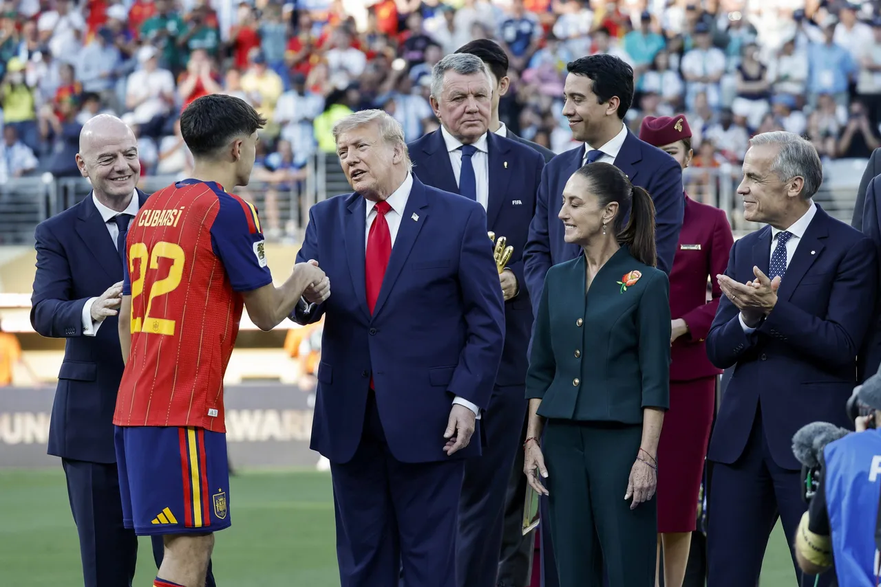 El centrocampista de la selección española Rodri Hernández, fue elegido mejor jugador, Balón de Oro, del Mundial 2026 que ganó España al vencer en