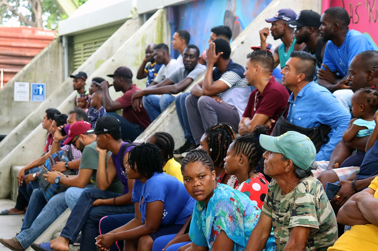 MIGRANTES854