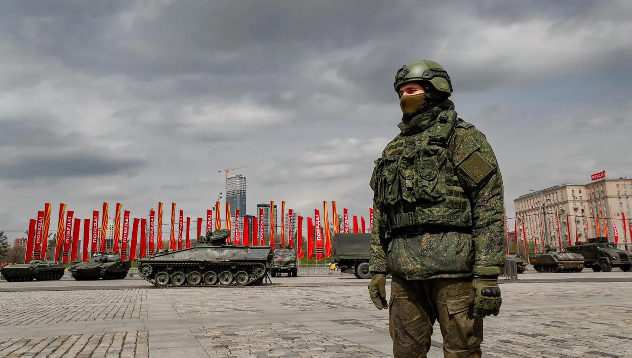 Preparations for the exhibition of foreign captured weapons on Poklonnaya Hill