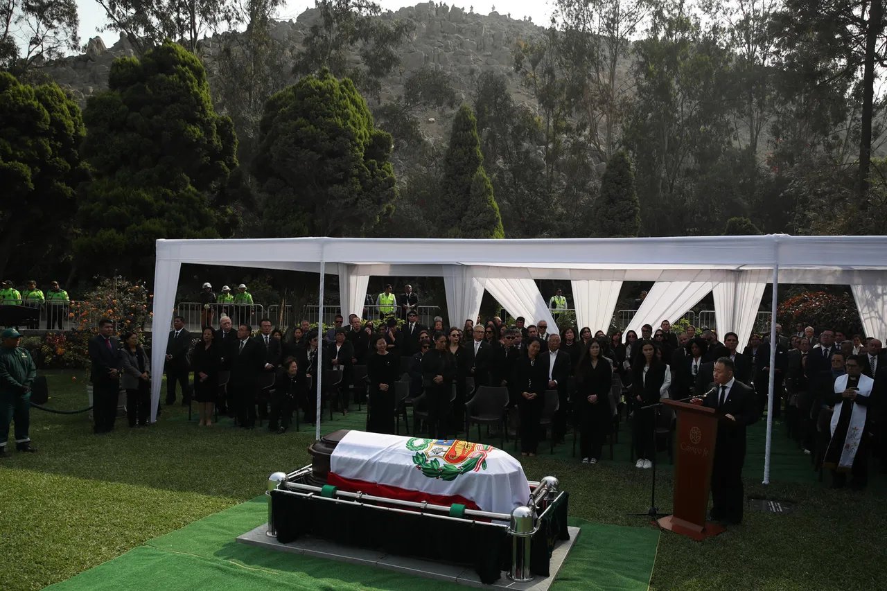 El expresidente peruano Fujimori fue sepultado en un cementerio privado de Lima