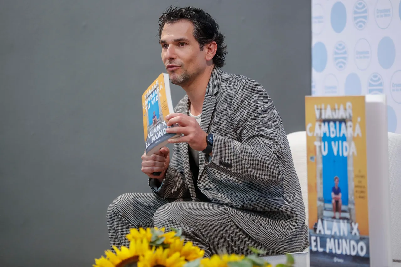 &#8220;Alan x el mundo&#8221; presenta su libro para revalorar la razón por la que viajamos