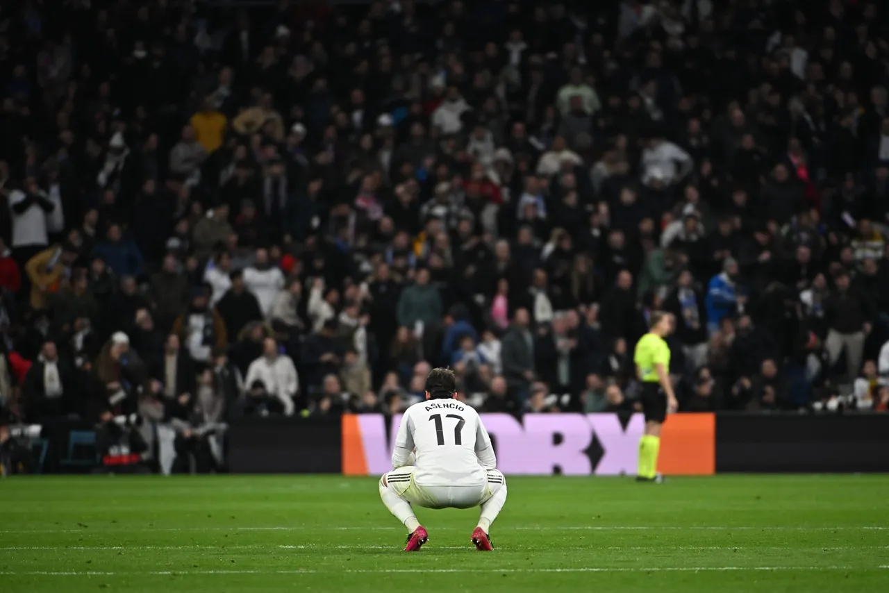 El defensa del Real Madrid Raúl Asencio, durante el partido de LaLiga EA Sports disputado contra el Levante UD
